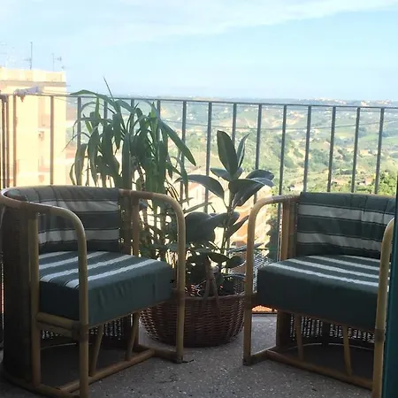 Casa Di Bianca Attico Panoramico A Chieti Centro Apartamento Exterior foto